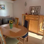 Gemütliche Ferienwohnung nähe Schloss Benrath&Rhein Düsseldorf Urdenbach